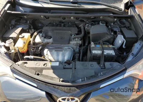 2016 Toyota Rav4 Xle z USA, uszkodzony, nr VIN JTMRFREV4GD178639